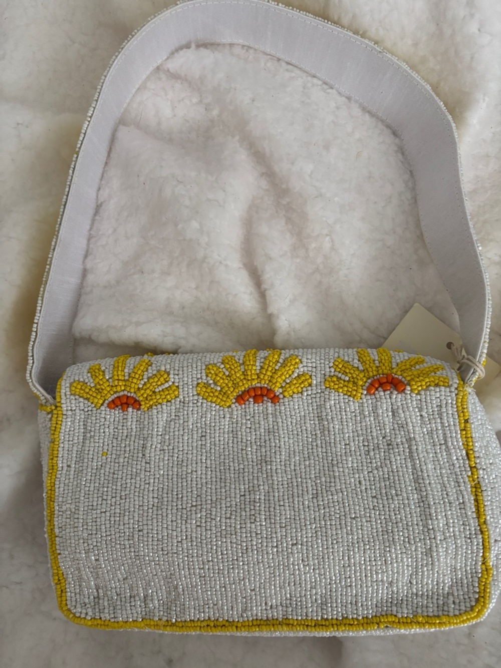 Solmer Beaded Daisy Shoulder Bag - Picture 3 of 9